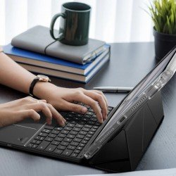 كفركيبورد اميزنج ثنج مينيمال ايباد A16 -2025