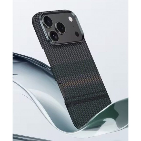 كفر ايفون 17 كاربون فايبر يدعم ماج سيف من J-case كحلي