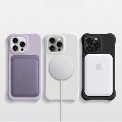 كفر سيلكون DEVIA بتصميم عصري ايفون 16  اسود 